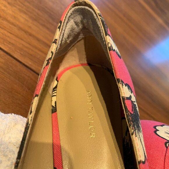 WARDROBE CLEAR OUT - WOW SHOES - GORGEOUS EYE OPENING Floral coral red Heels - Picture 5 of 7